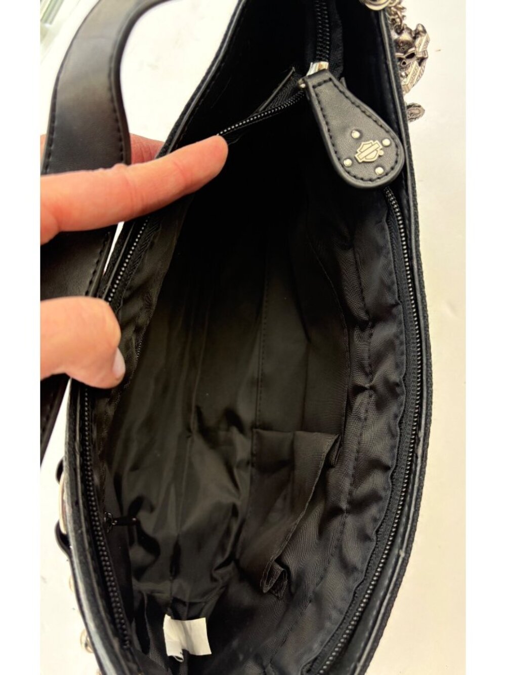Harley-Davidson Y2K Skull & Studded Goth Biker Shoulder Bag in Black - Picture 8 of 12